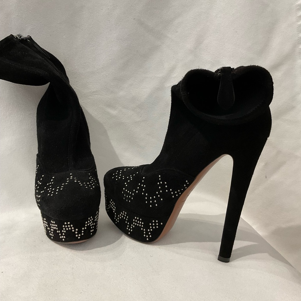 Alaïa Black Suede Studded Platform Ankle Boots - Picture 5 of 10